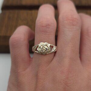 Size 7 925 Sterling Silver Rose Nature Ring A173